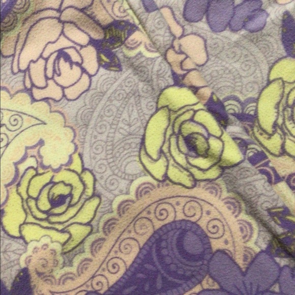 LulaRoe one size leggings - Picture 4 of 7